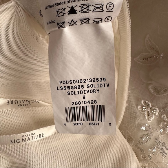 Galina Signature 3d floral applique plunge sheath wedding dress solid white NWT - Picture 9 of 12